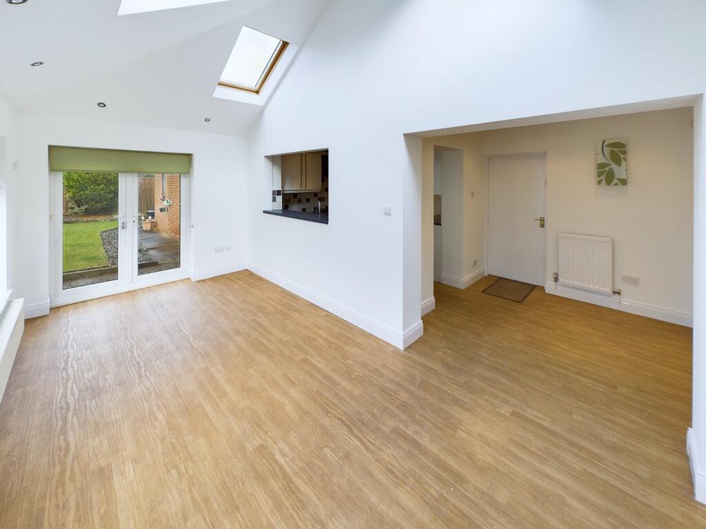 Sun/Sitting Room