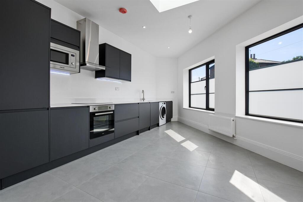 6c469ca3-8657-4fd5-bd2e-6e2a7b02d6d0RHMSC - Albion