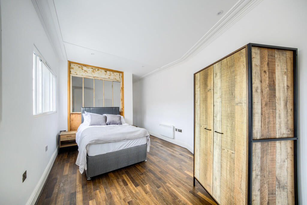 PXT40033-HDR(3)-E...