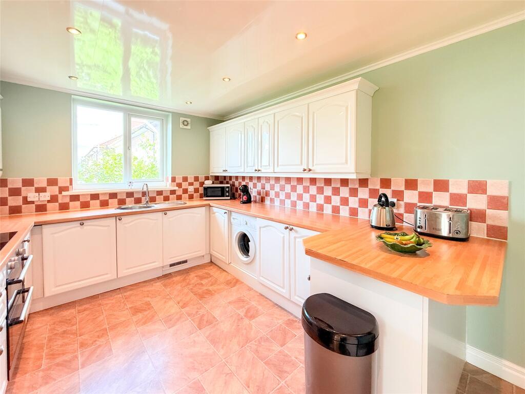 Breakfasting Kitchen