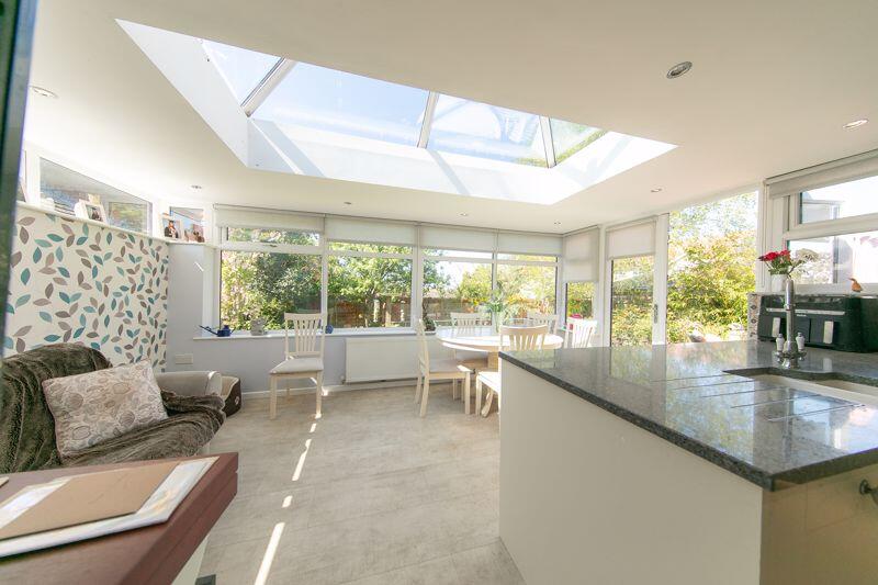 Kitchen, sun lounge &amp; dining space