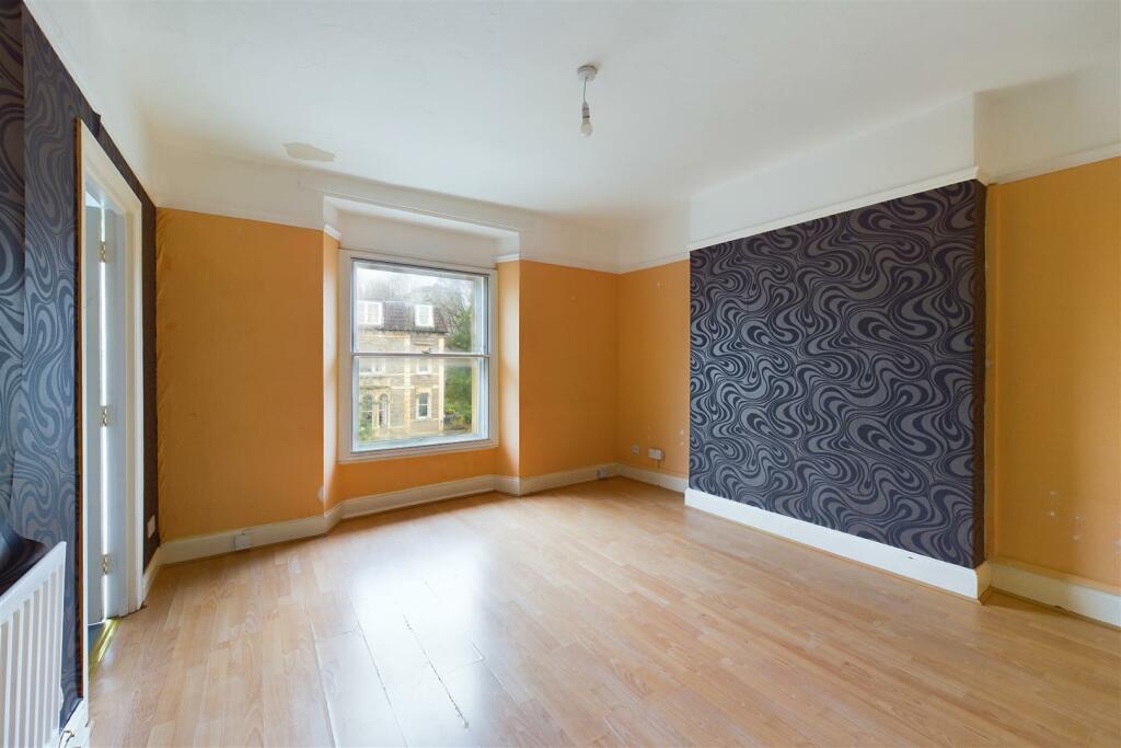 Flat 4, 41 Redland Road, Bristol BS6 6AG | Leaseho