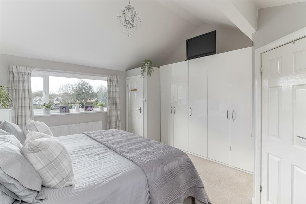 Master Bedroom - C.jpg