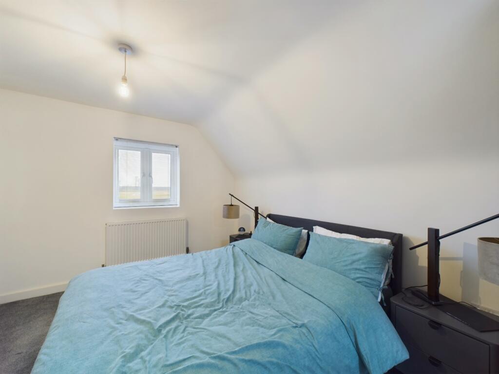 CAM01909G0-PR0283-STILL012