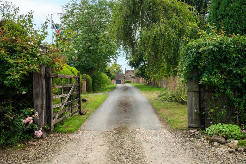 Derwent Cottage-1.jpg