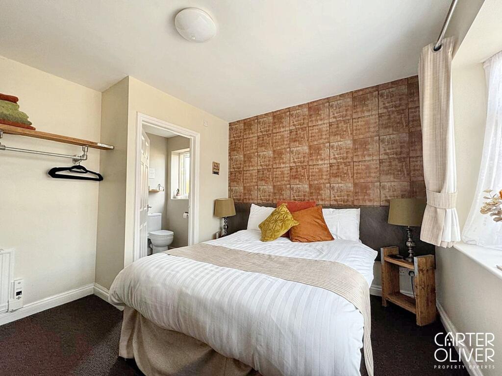 BEDROOM 2