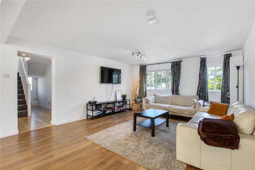 Sitting/Dining Room