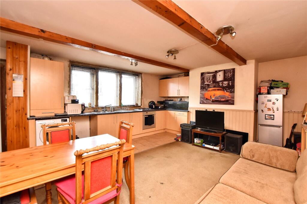 Lounge/ Kitchen