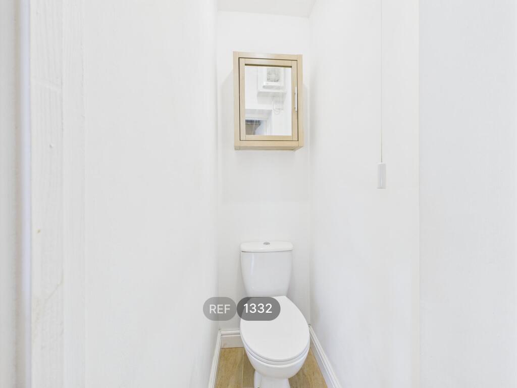 Kitchen / Dining area