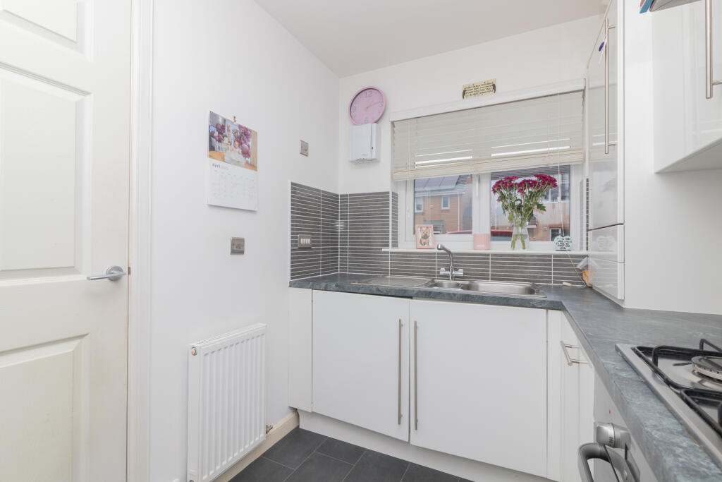109 ivy gardens Paisley PA1 2BT L-14
