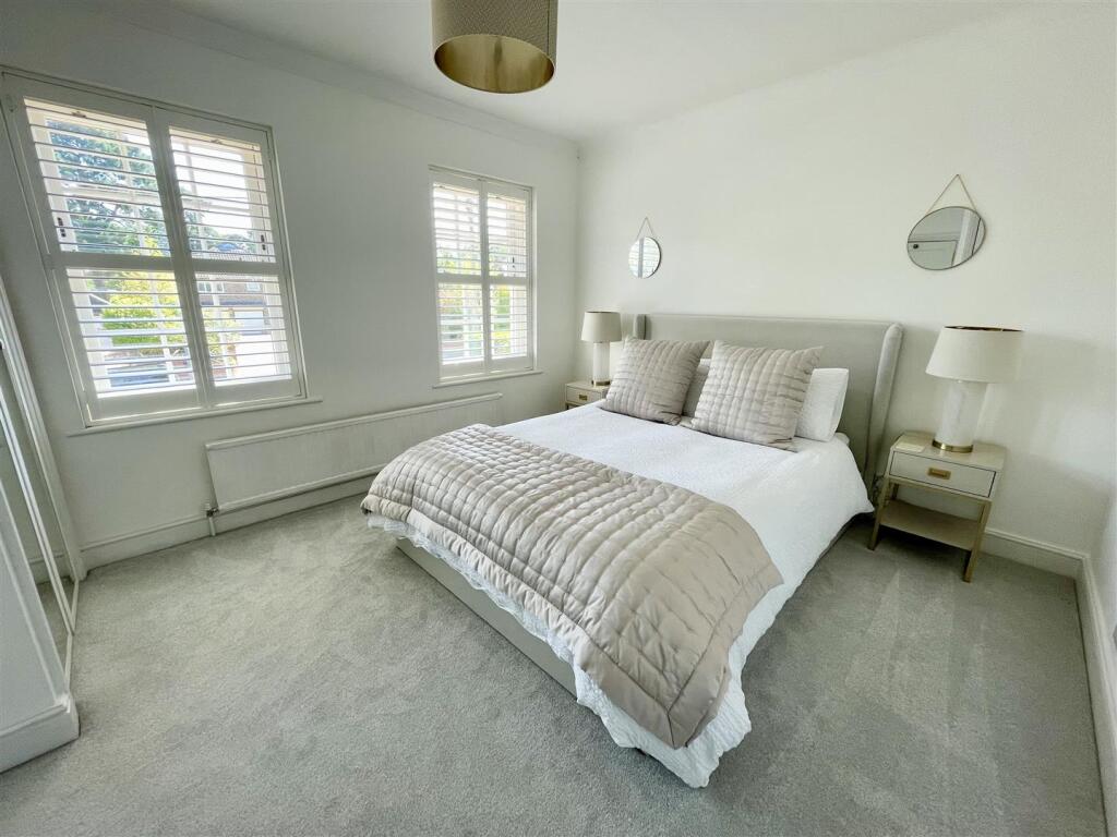 11. bed2.jpg