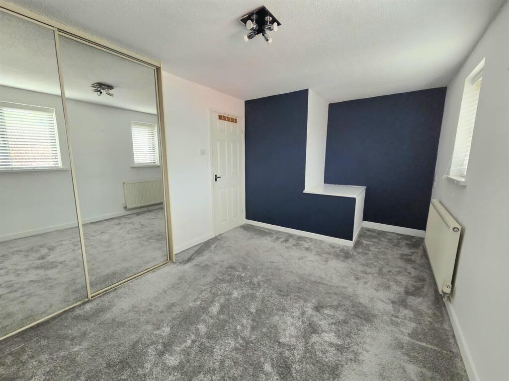 26 castel morgraig bed 1.jpg