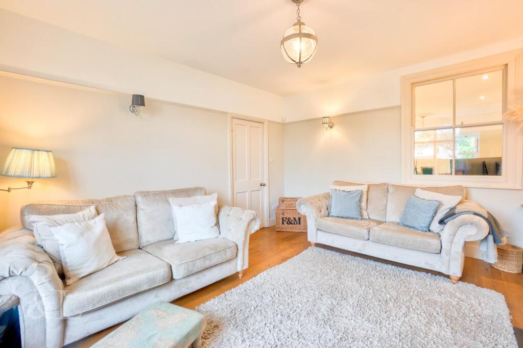 89 Burton Road (7).jpg