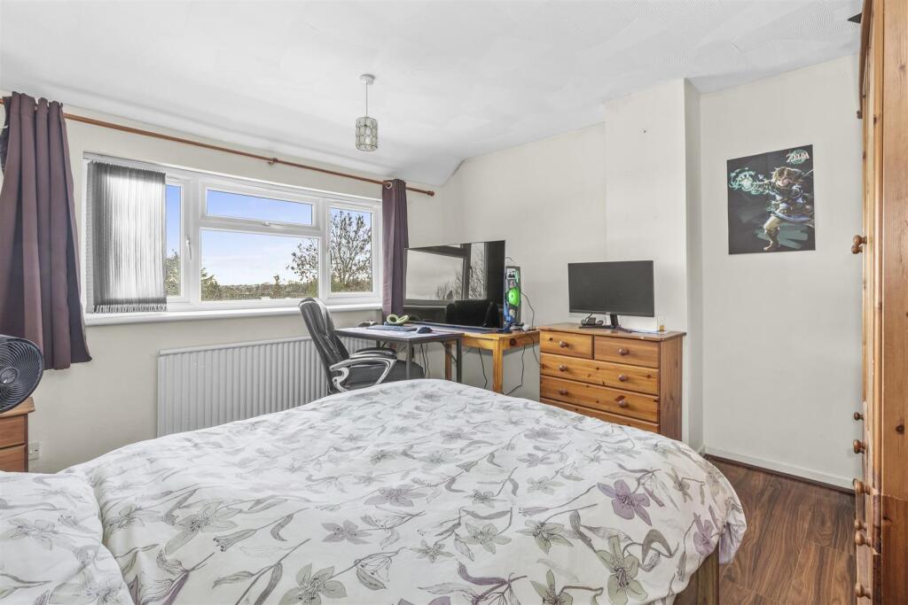 123 Walton Drive, HP13 6UA-3.jpg