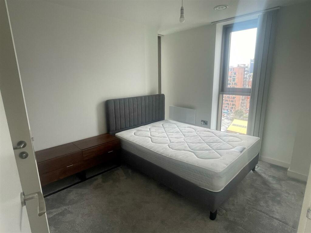 Bedroom 1a.jpg