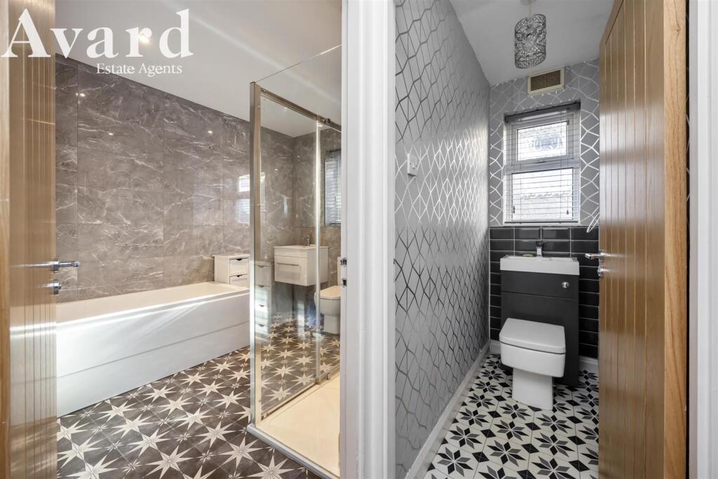 Millcroft Avenue, 5-017.jpg