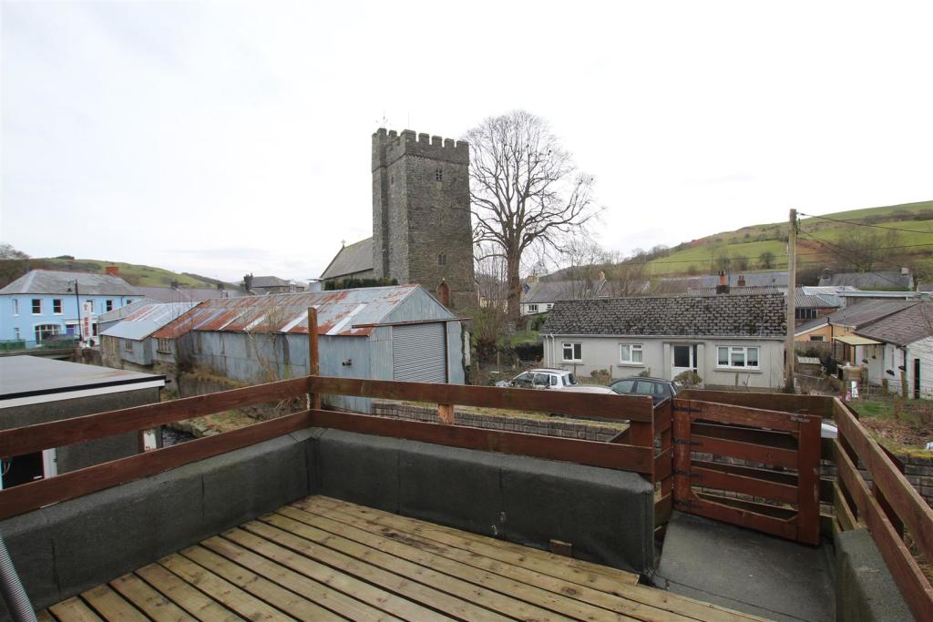 LIVING ACCOMMODATION OVER