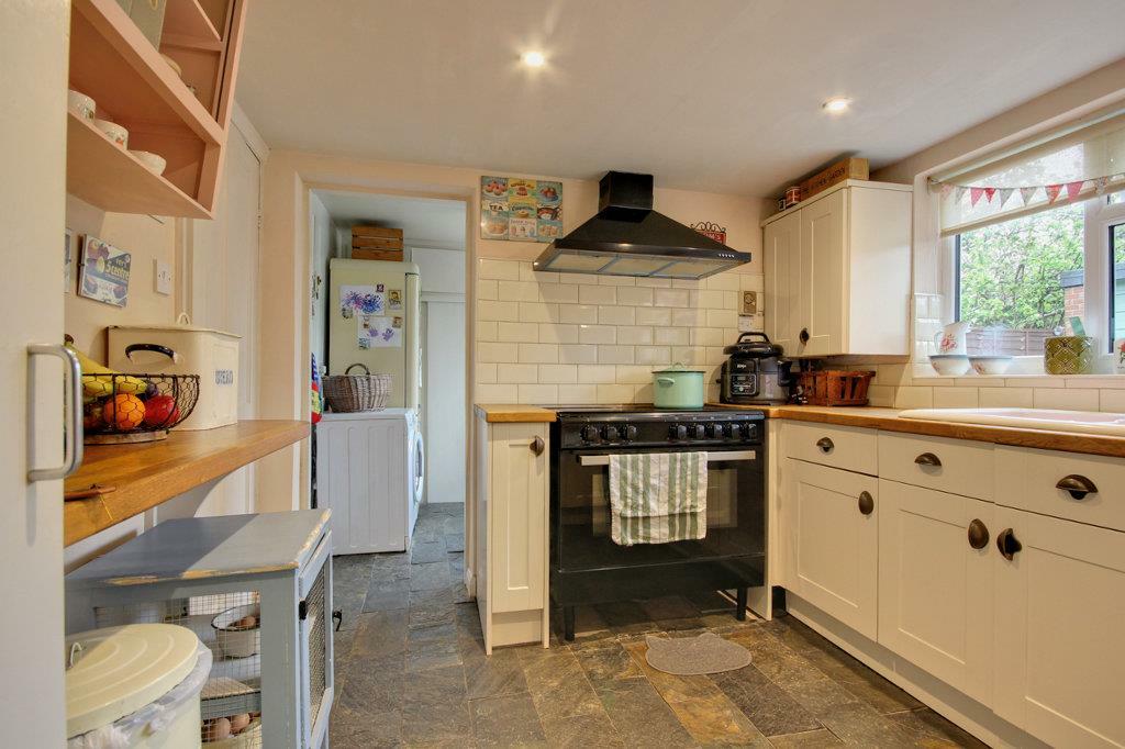 Utility room off