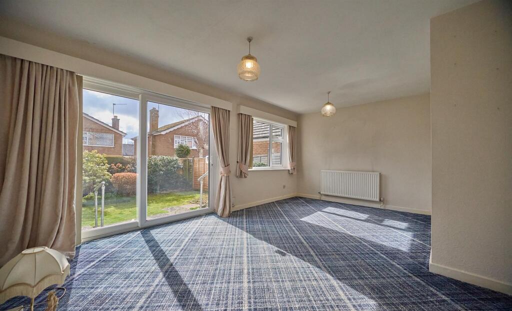Lounge Dining Room to Rear