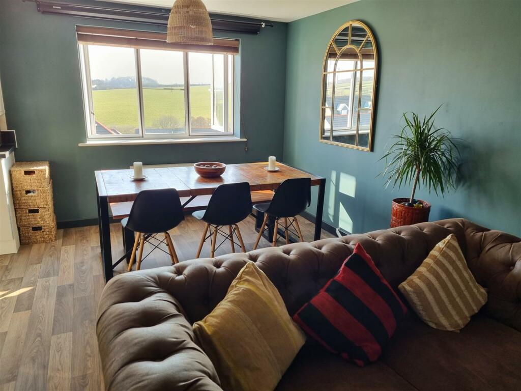 New sitting &amp; dining.jpg