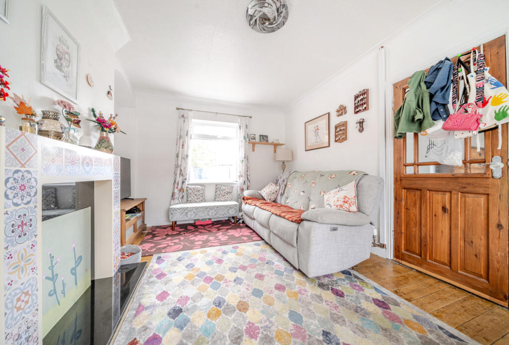 1361189-16-68efb9...