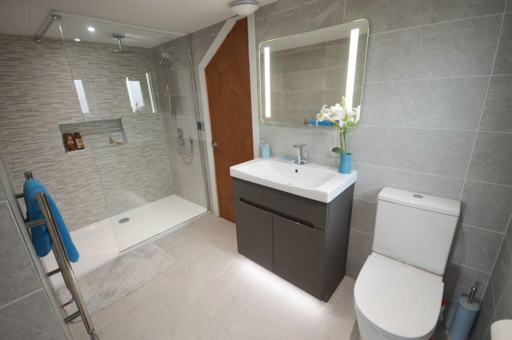 Ensuite Shower Room