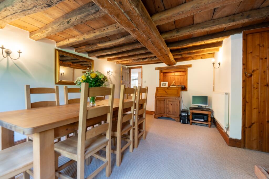 20240916125823 - 74A00538-HDR - 2 Blacksmiths Cott