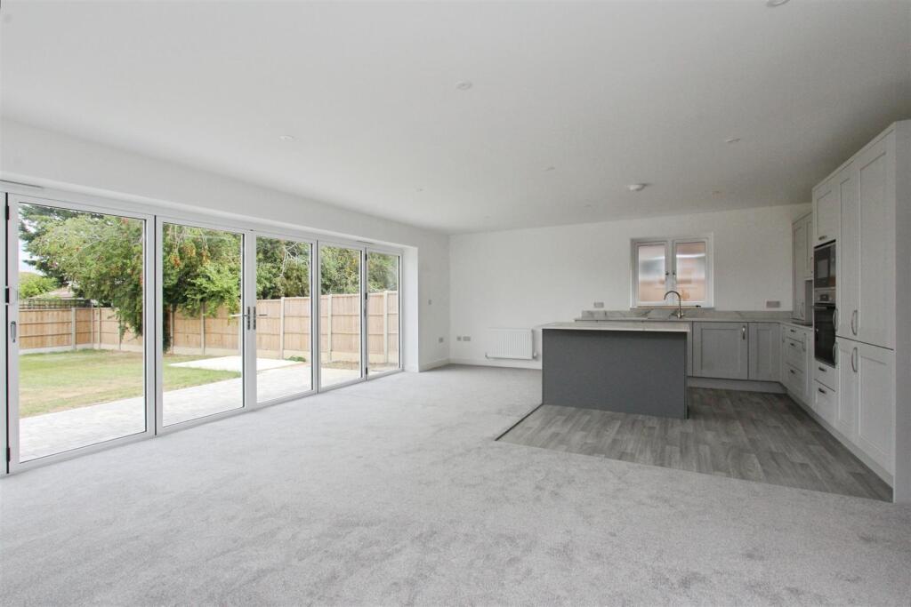 Open plan Kitchen/Lounge