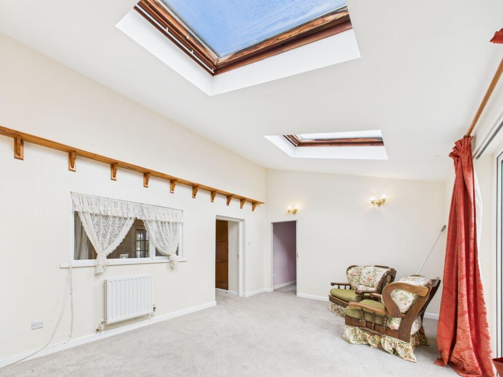 Bedroom 2 / Reception Room