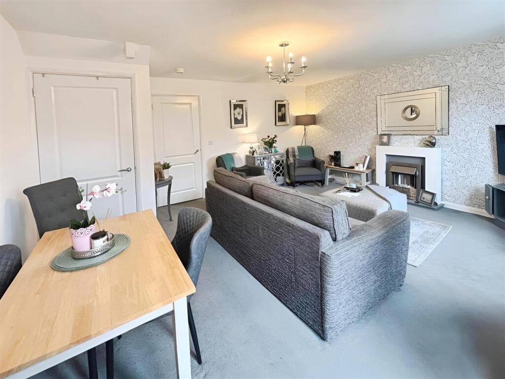 Living/Dining Room