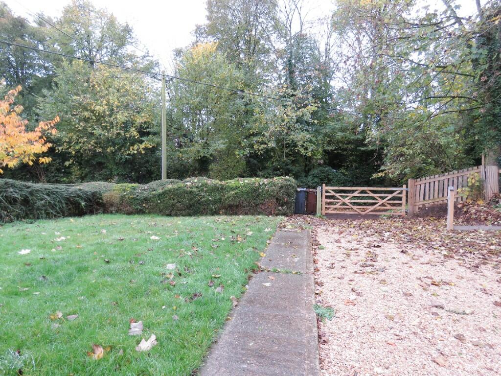 FRONT GARDEN
