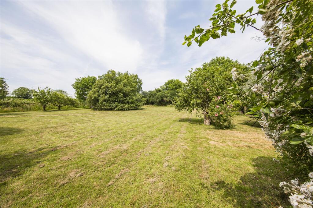 Approx.0.75 acre Plot