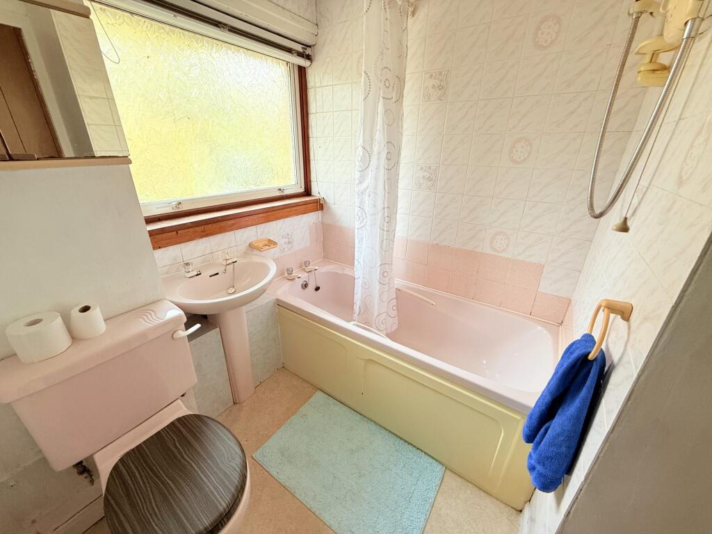 28 Ashton Drive, Dumfries, DG2 0HE - Braidwoods So