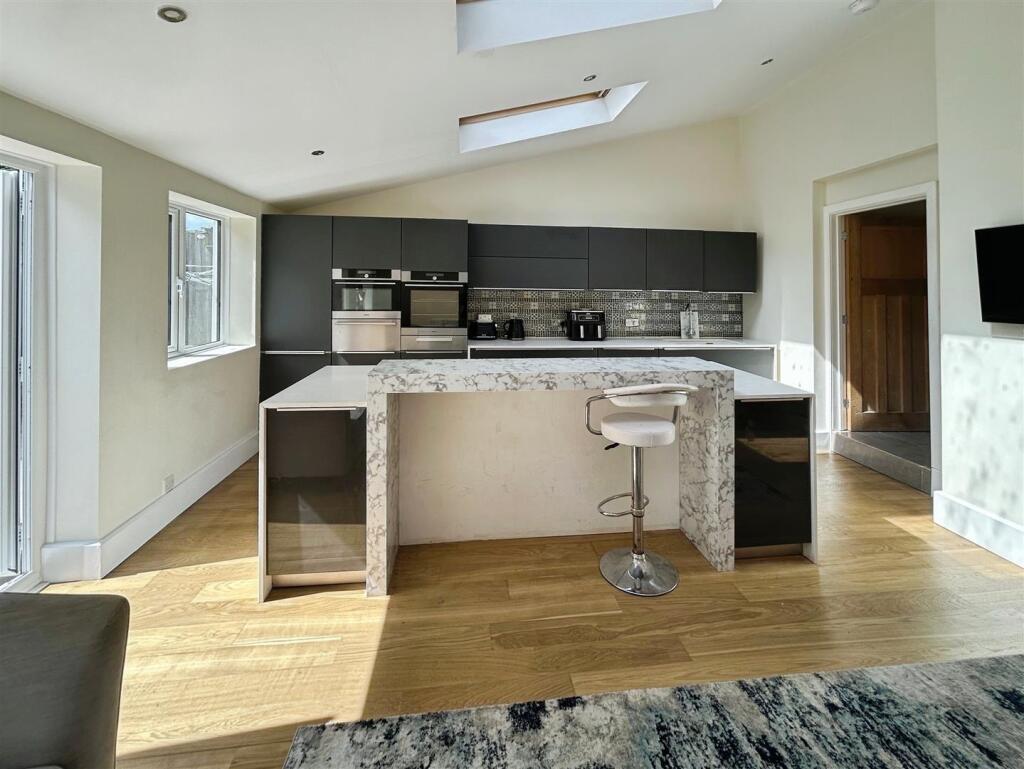 1154f12c--4873-A74A-5C4247F0E581-40241-00001A6FB7C