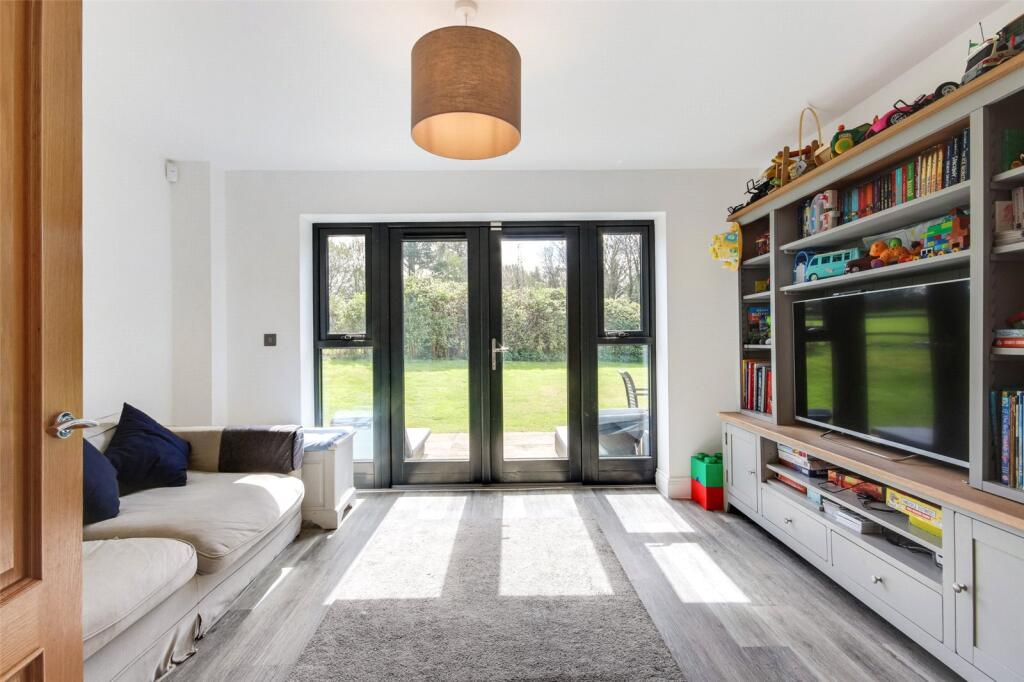 Play/Family Room