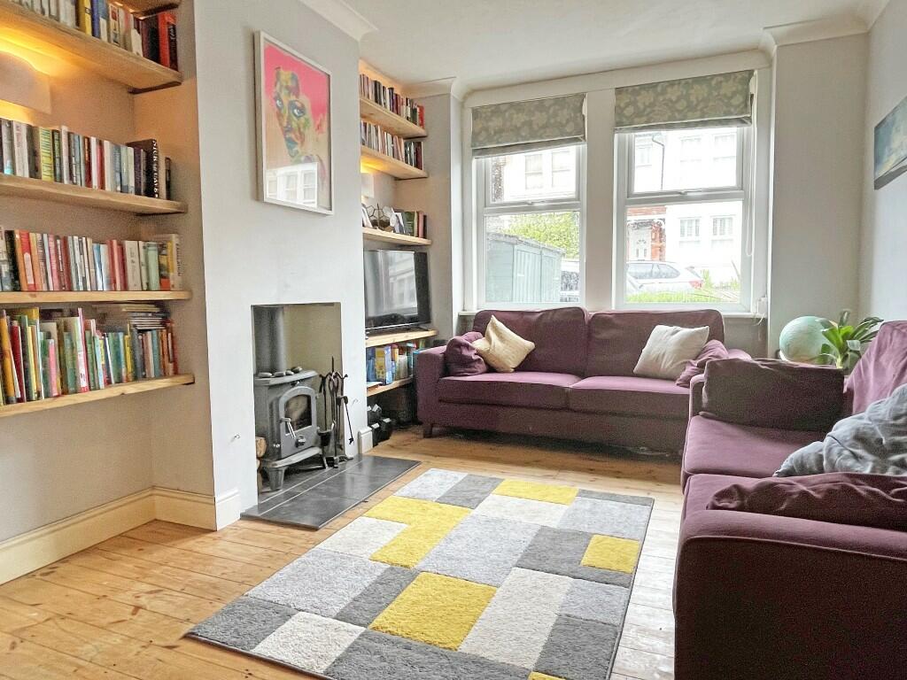 Lounge/Dining Room