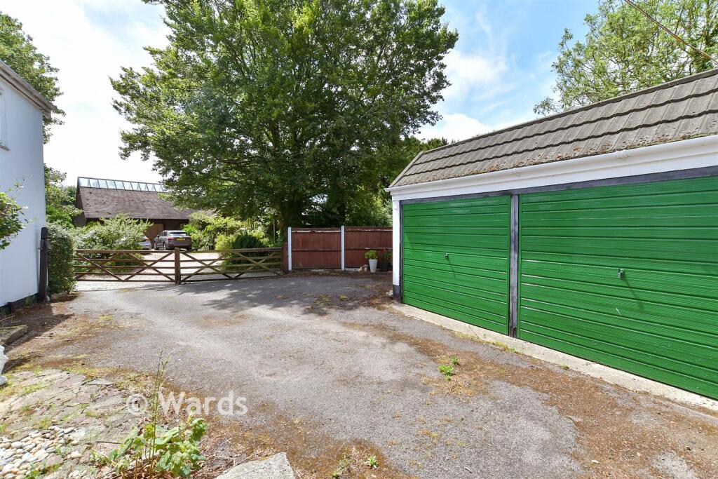 Driveway/Parking