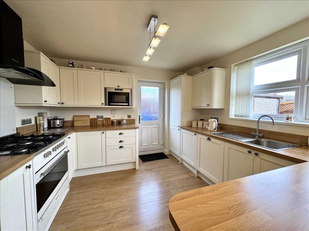 BREAKFAST KITCHEN