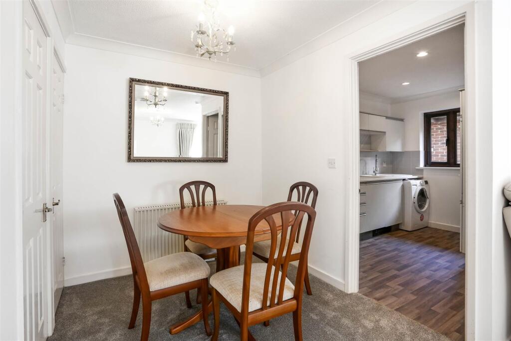 1458948990 -  13.jpg