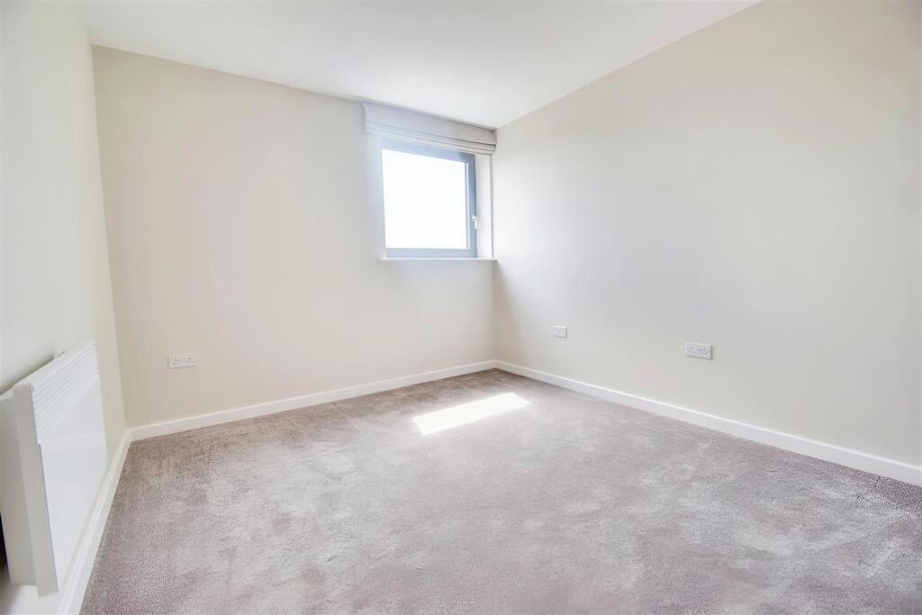 cd7b8faa-bed2angle3.jpg