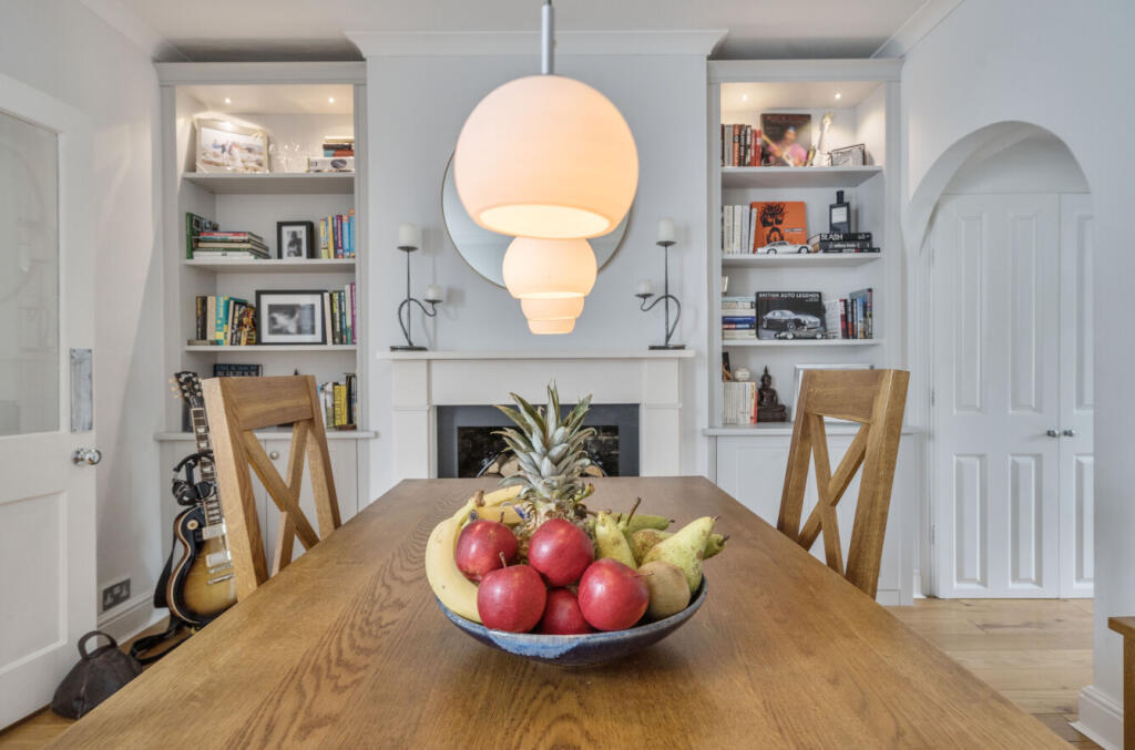 1360539-27-68de7a...