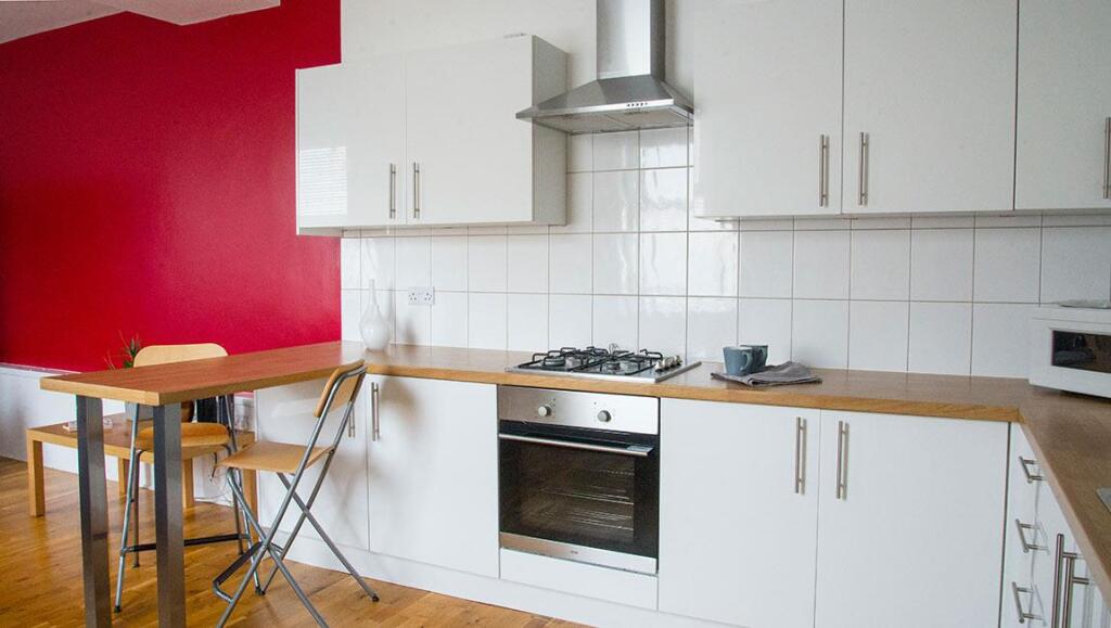 st-andrews-road-3-bed-student-flat-rental-living-r
