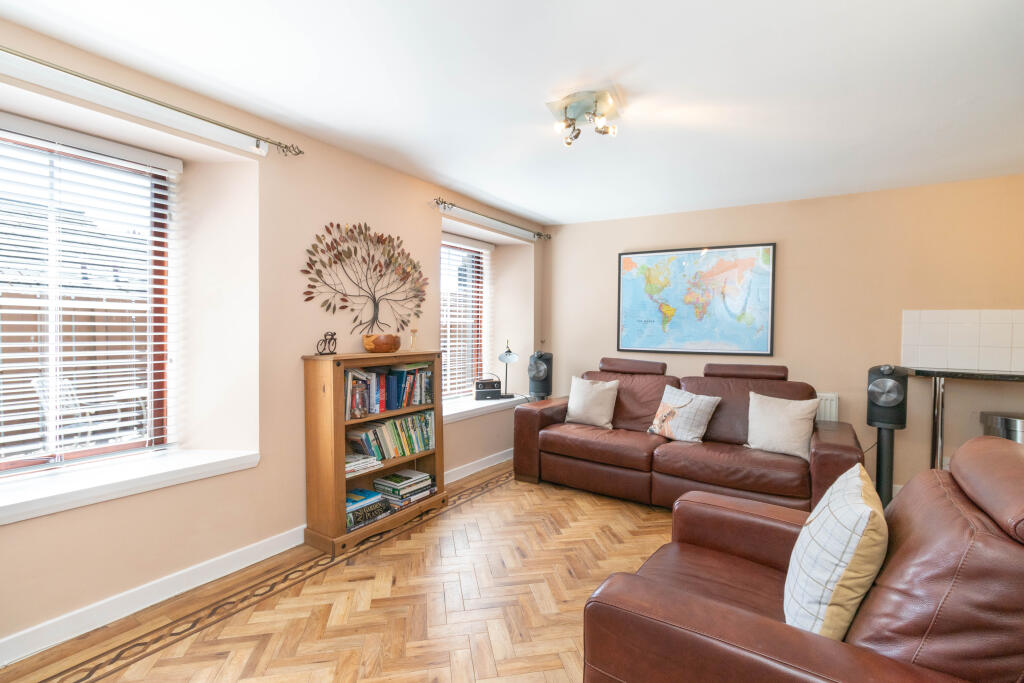 Open-Plan Living Area/Kitchen