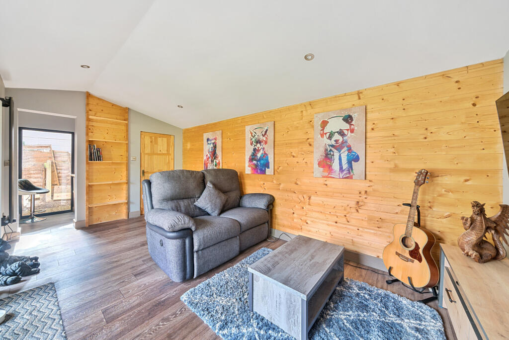 1298323-34-682f59...