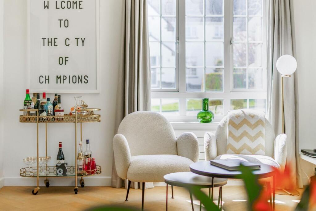 90206_48 Westgate Guiseley (8)_low.jpg