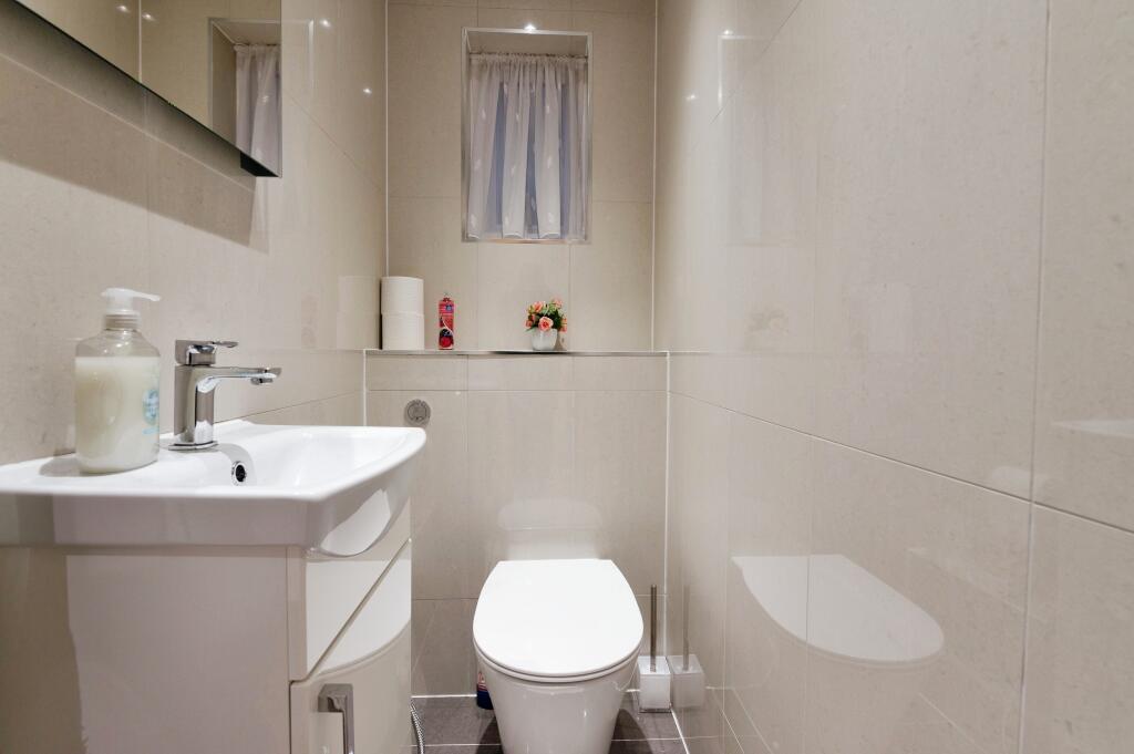 10grifonroadchaffordhundredgraysrm166rj12