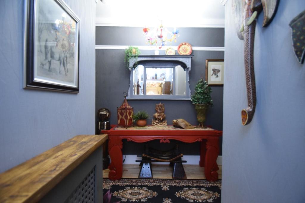 01323 737373