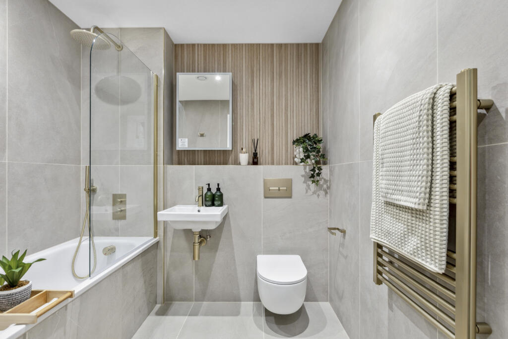 Show Apartment Bathroom