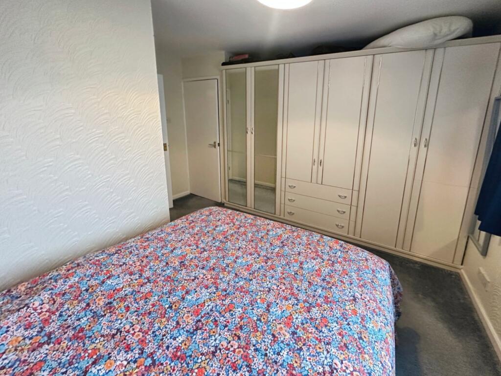 Fitted Wardrobes/Storage