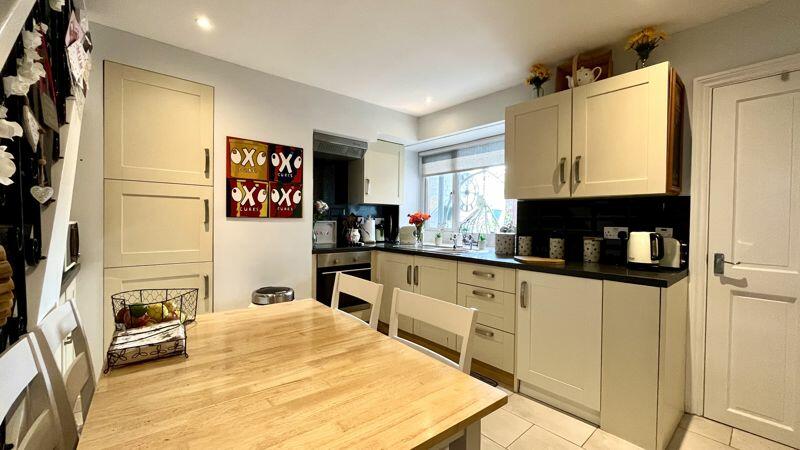 Kitchen/Dining Area